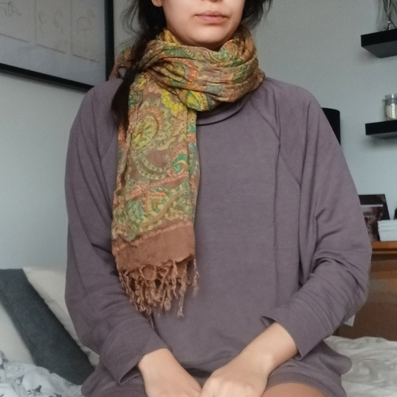 ⚡️SALE⚡️Brown and Yellow Paisley Patterned Scarf - Picture 4 of 9